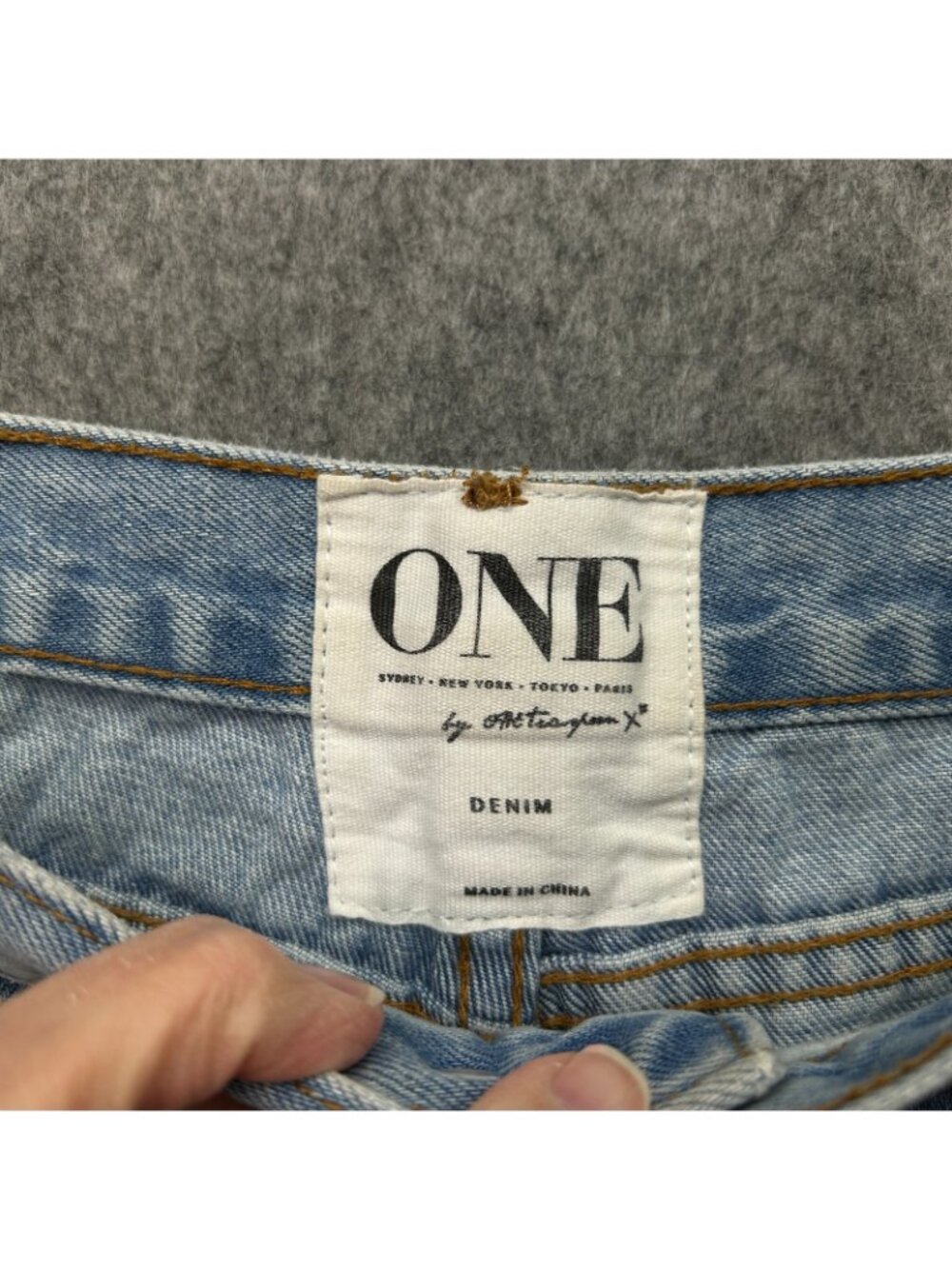 One Teaspoon Awesome Baggies Jeans Women's Size 26 Button Fly Distressed Denim - Picture 4 of 13